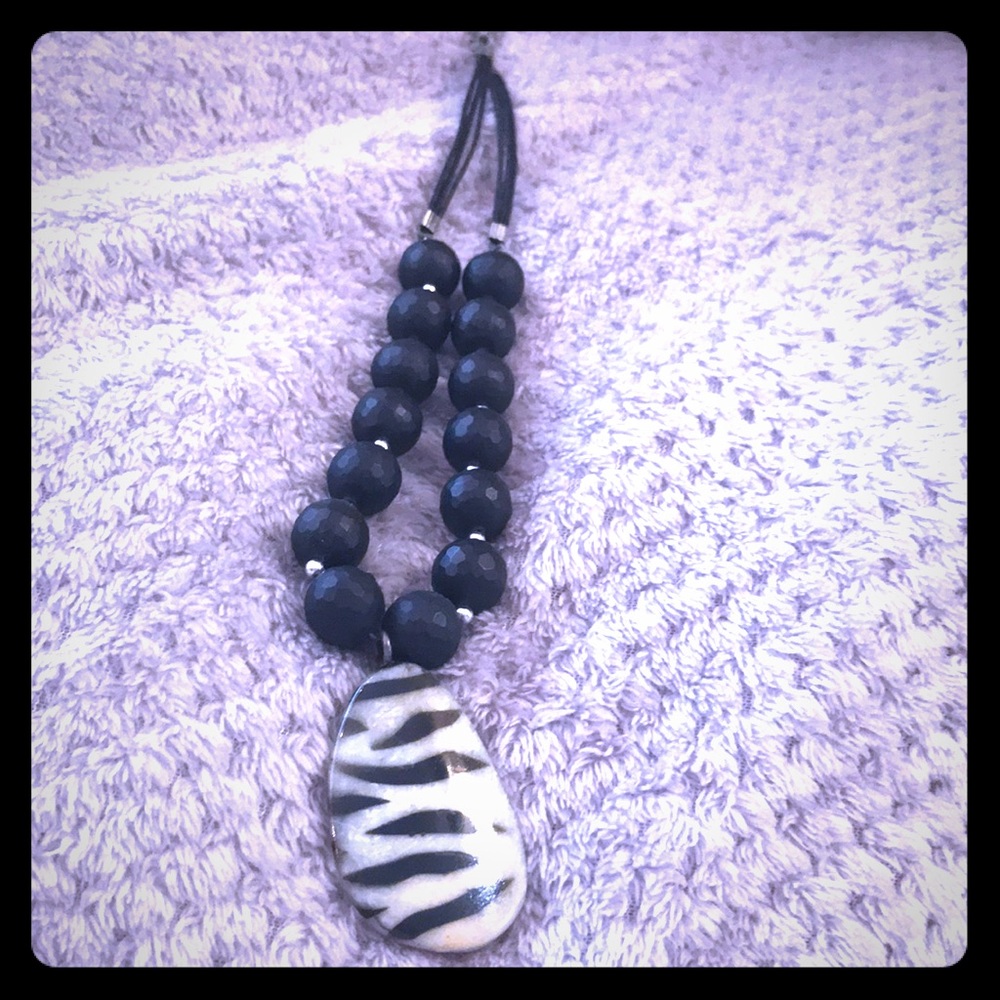 Animal print necklace with black beads